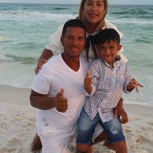 Meet your Posher, Cesar